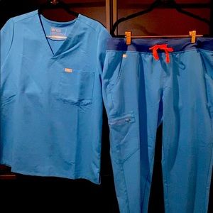 Figs Alps Blue L Caterina & L Joggers & L Kade